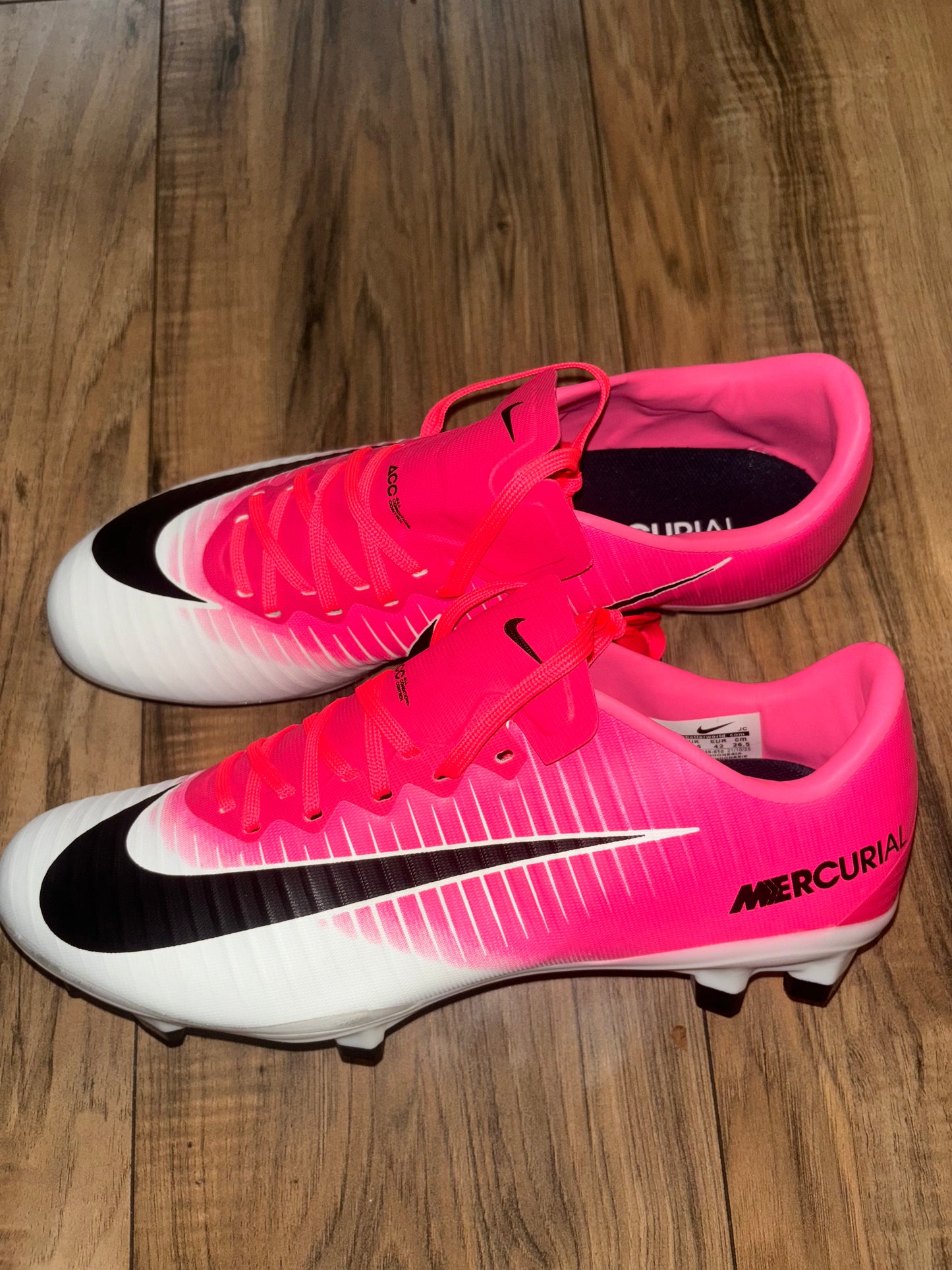 Mystery Retro Boots